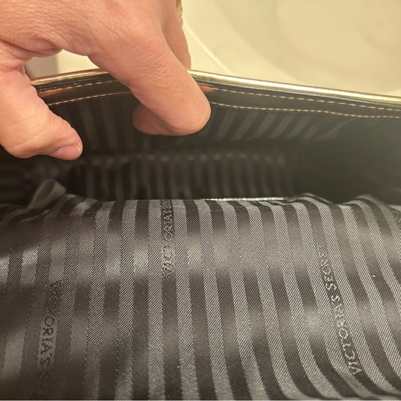 Victoria Secret Gold Designer Chain Shoulder Bag - Picture 7 of 10